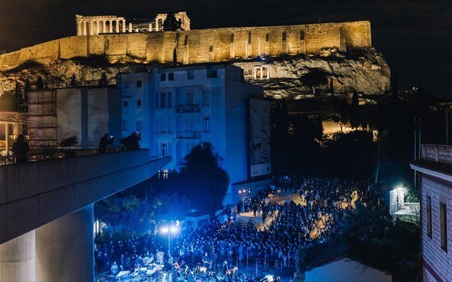 Αυγουστιάτικη Πανσέληνος στο Μουσείο Ακρόπολης