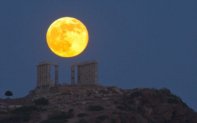 Πανσέληνος στο Σούνιο με ατμοσφαιρική συναυλία του Νίκου Πορτοκάλογλου